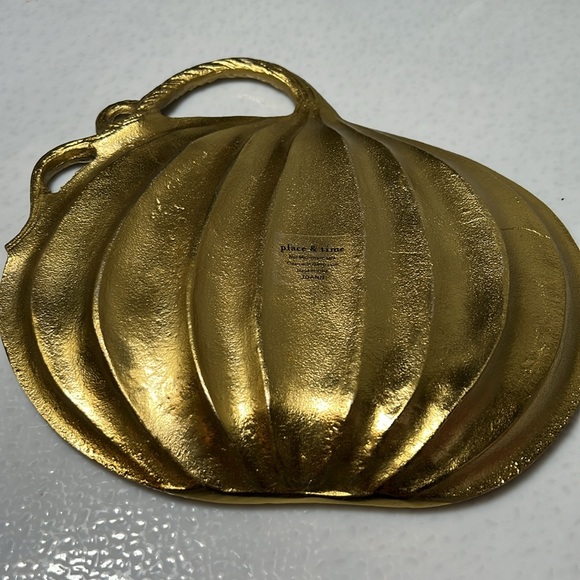Place and Time Heavy Metal Pumpkin Tray - Picture 4 of 5